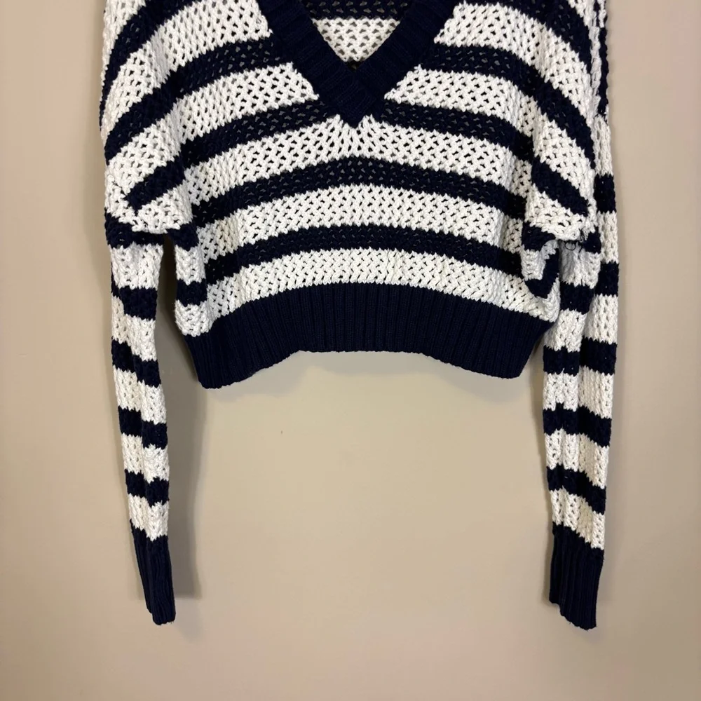 Aerie‎ Navy Blue and White Striped V-Neck Perforated Sweater Medium